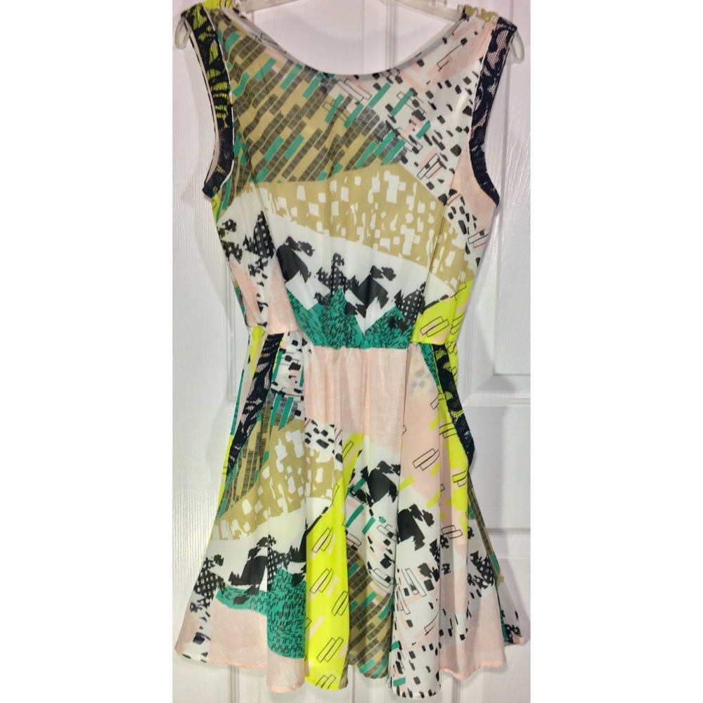 Sleeveless Knee Length Dress Size M
